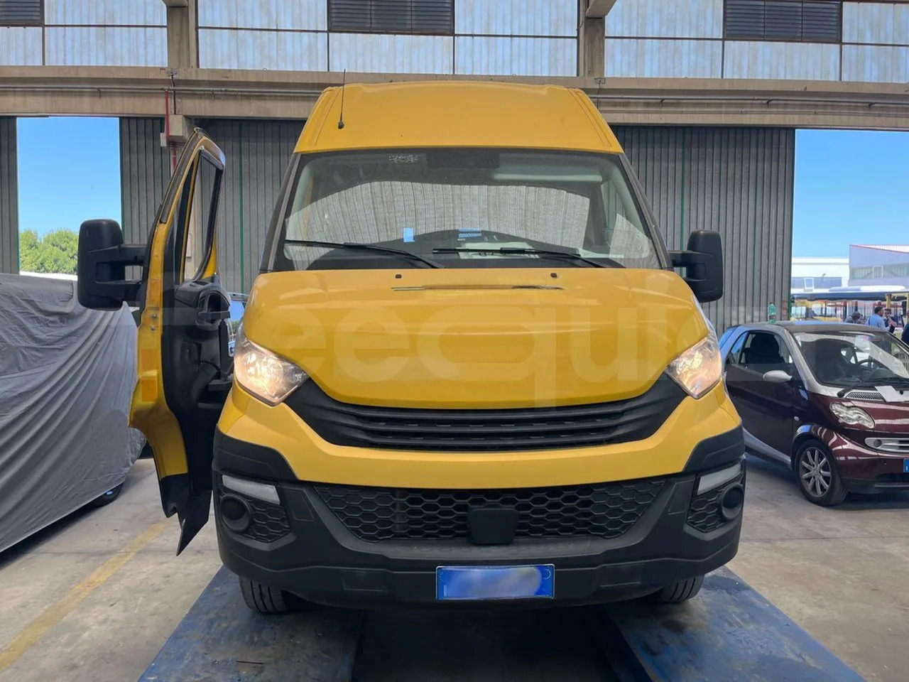 Iveco Daily - School bus: picture 2 Iveco Daily - School bus: picture 2
