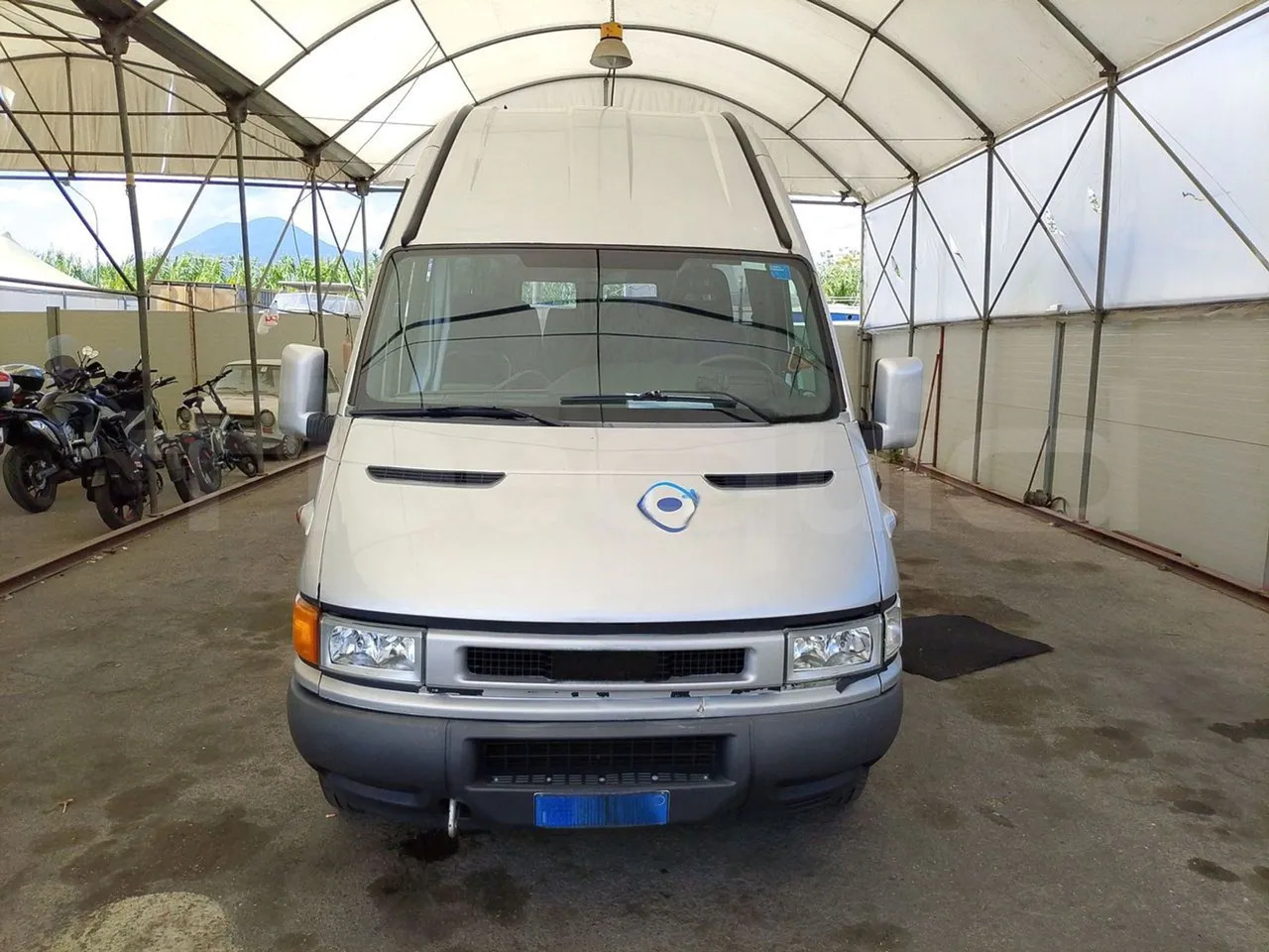 Iveco Daily - Suburban bus: picture 2 Iveco Daily - Suburban bus: picture 2