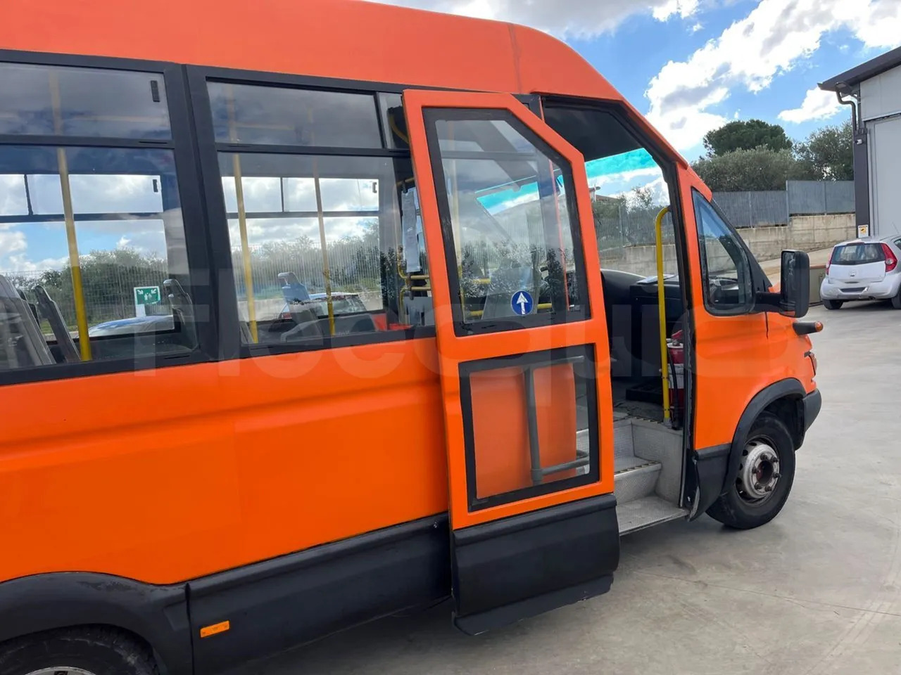 City bus Iveco Daily: picture 16