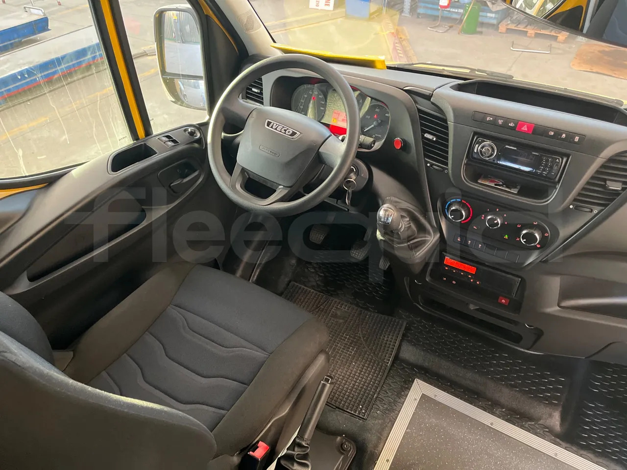 School bus Iveco Daily: picture 18