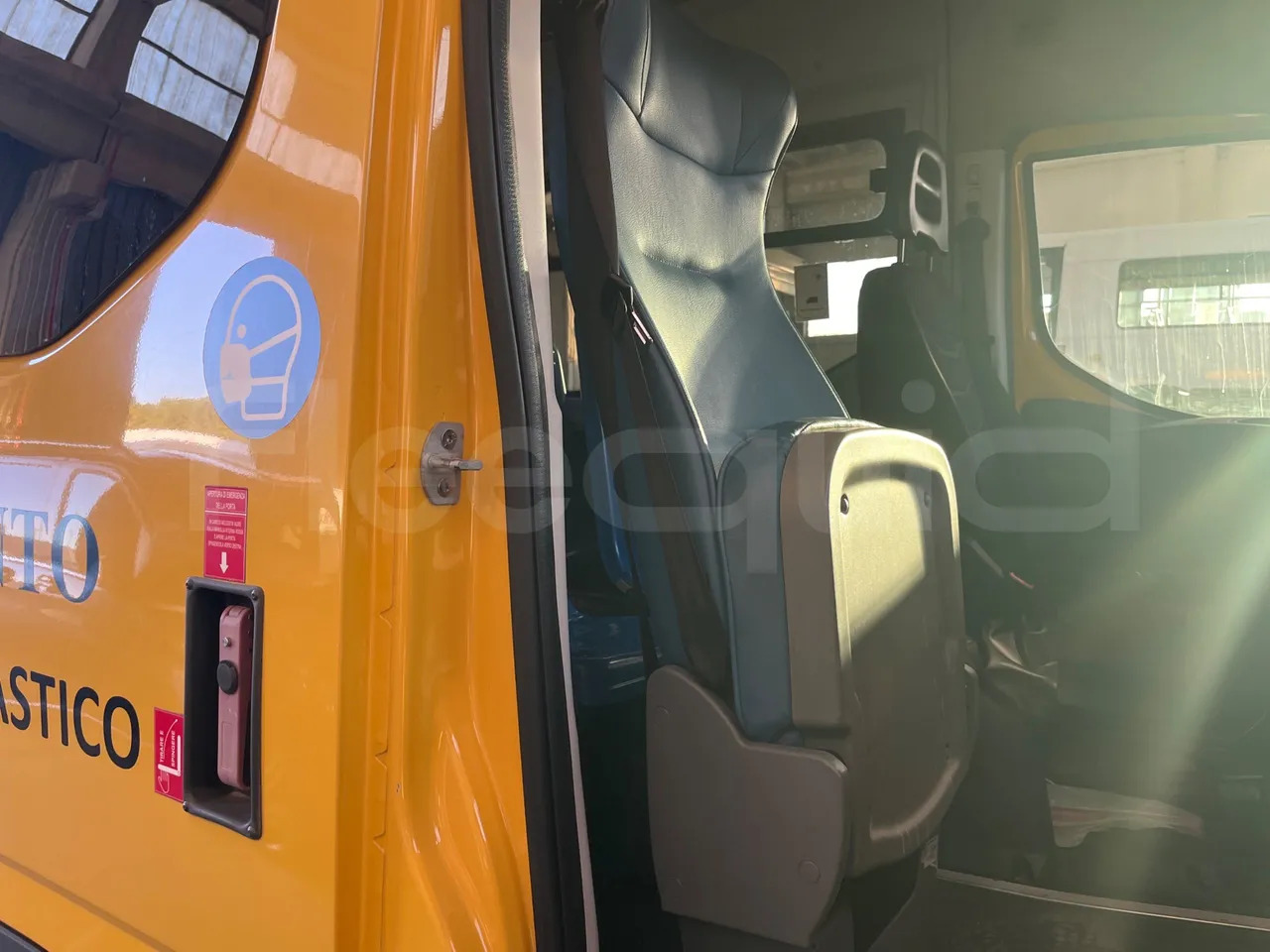 School bus Iveco Daily: picture 17