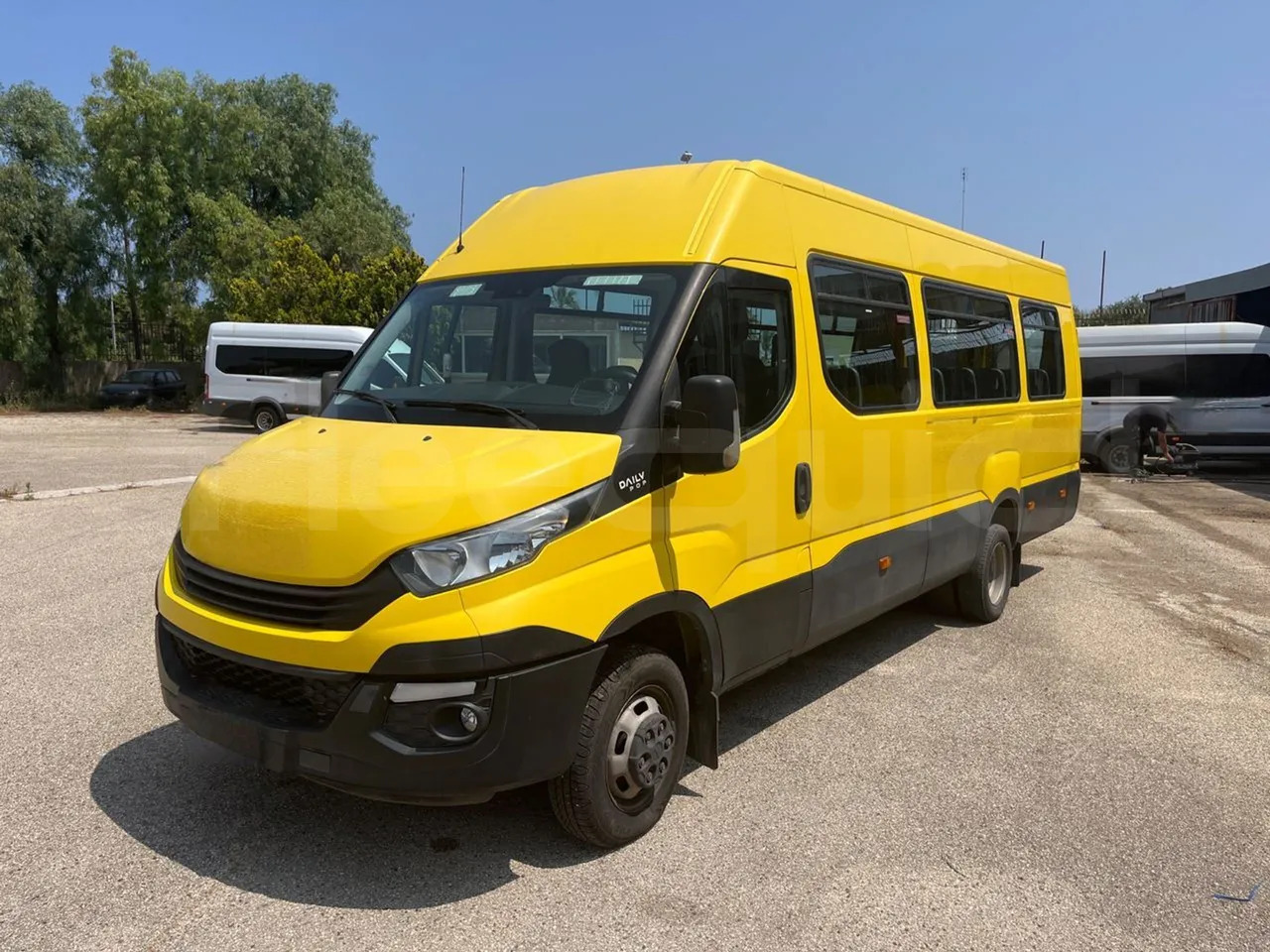 Iveco Daily - School bus: picture 4 Iveco Daily - School bus: picture 4