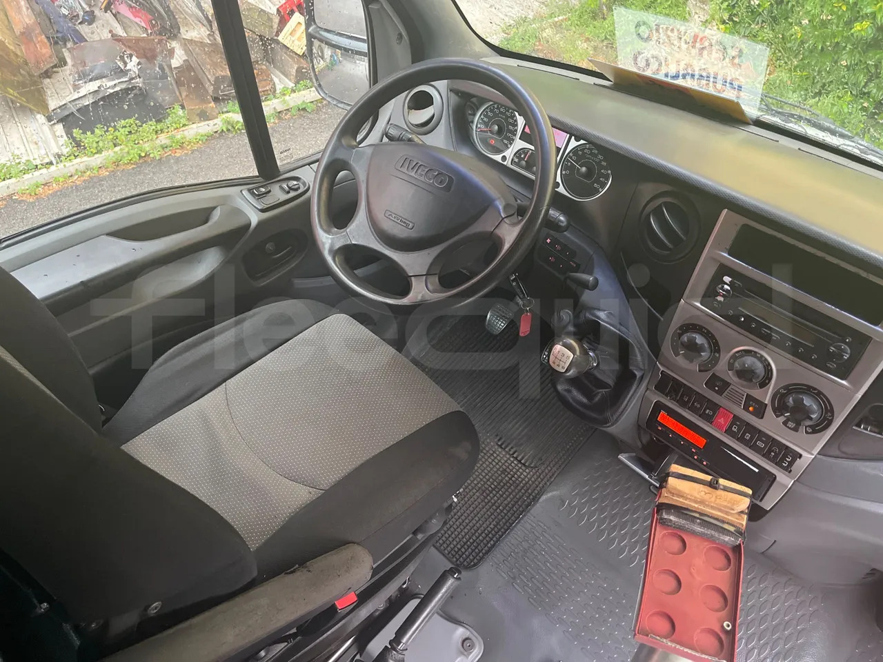 Suburban bus Iveco Daily: picture 16