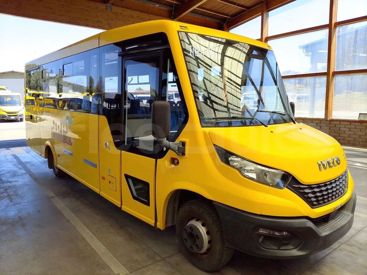 School bus Iveco Indcar: picture 1