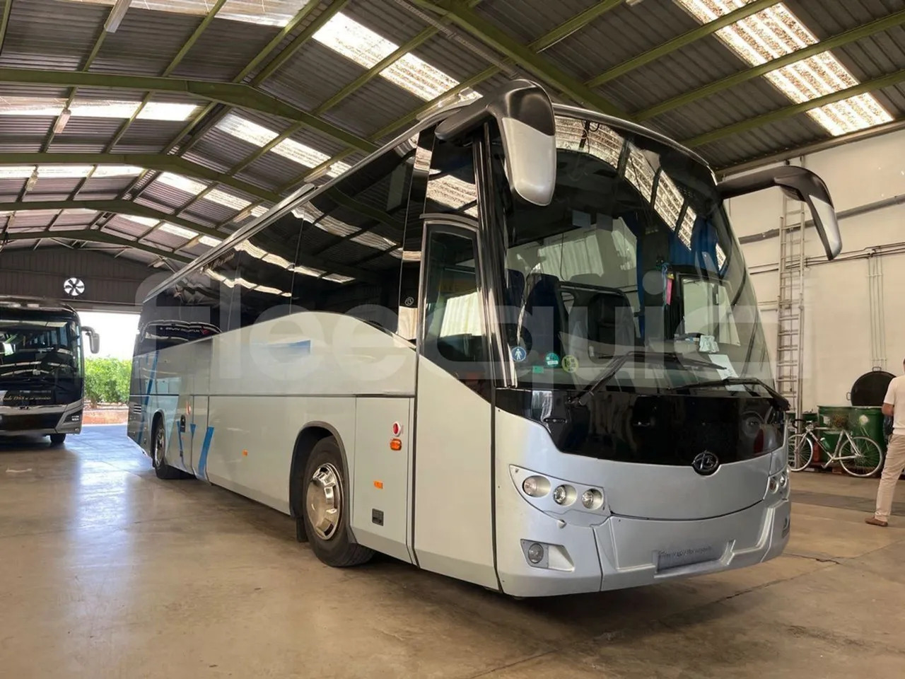 Man Ratio - Coach: picture 1 Man Ratio - Coach: picture 1