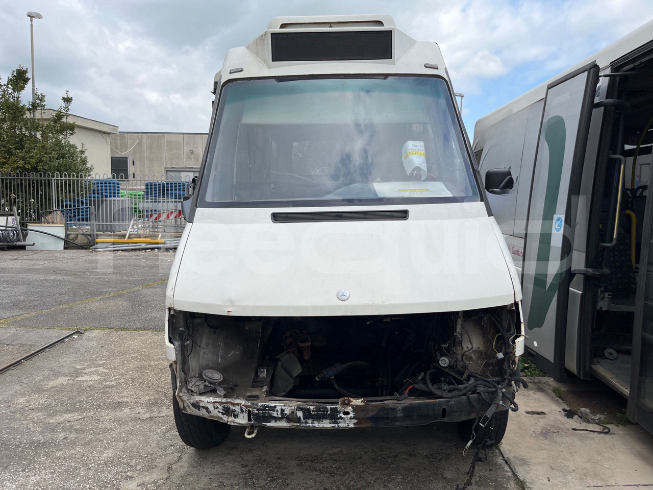 Mercedes-Benz 414T - Minibus, People carrier: picture 2 Mercedes-Benz 414T - Minibus, People carrier: picture 2