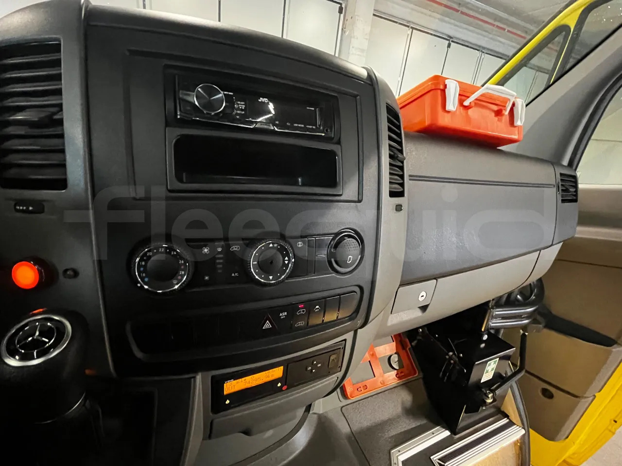 Minibus, People carrier Mercedes-Benz Sprinter: picture 20