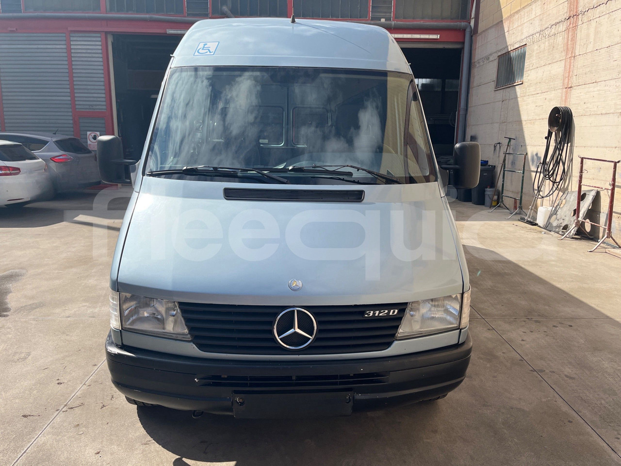 Mercedes-Benz Sprinter - Minibus, People carrier: picture 2 Mercedes-Benz Sprinter - Minibus, People carrier: picture 2