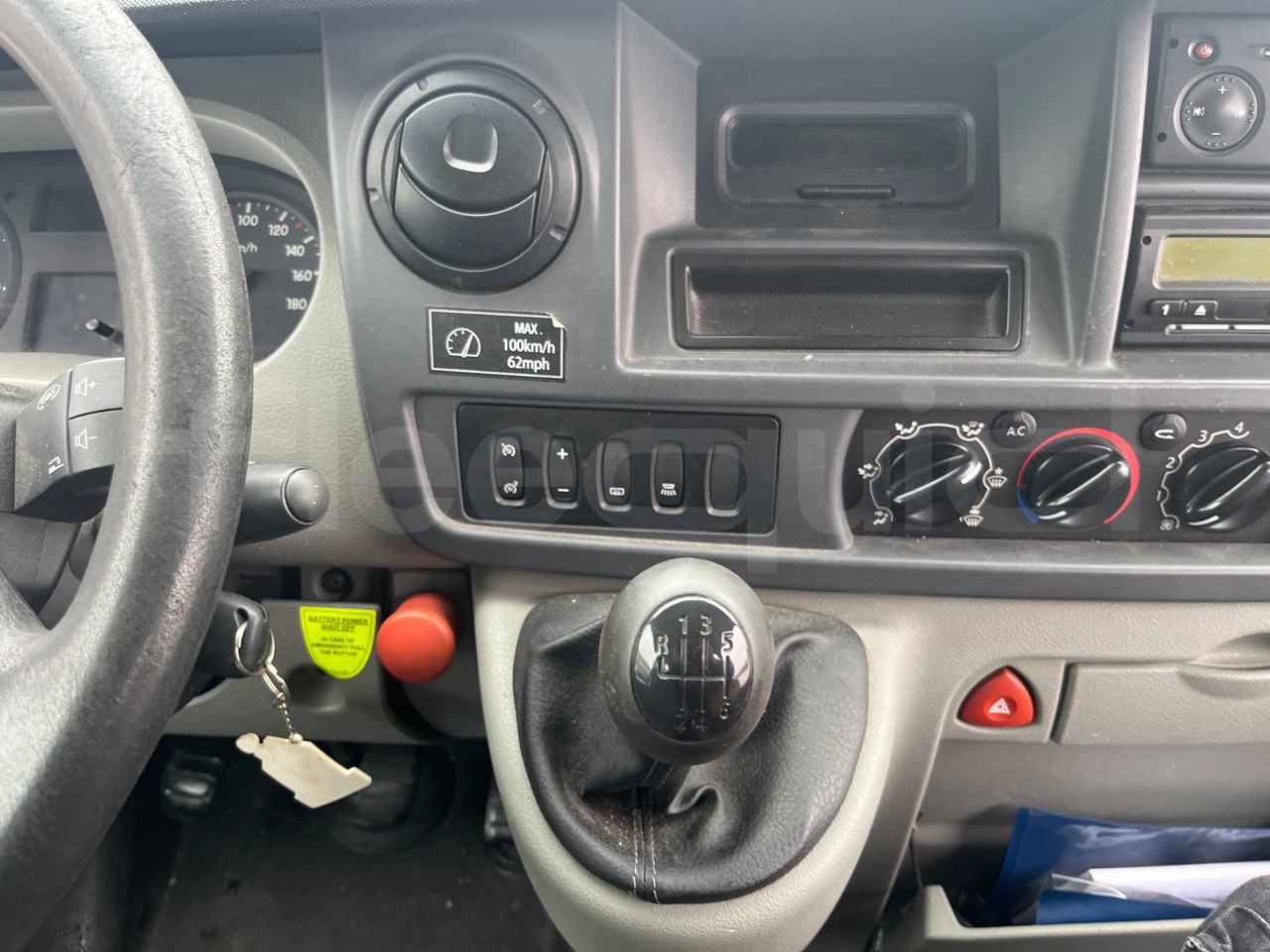 Nissan Interstar - Minibus, People carrier: picture 2 Nissan Interstar - Minibus, People carrier: picture 2