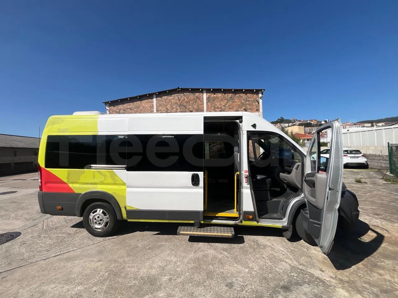 Suburban bus Peugeot 17P 440 BOXER: picture 12