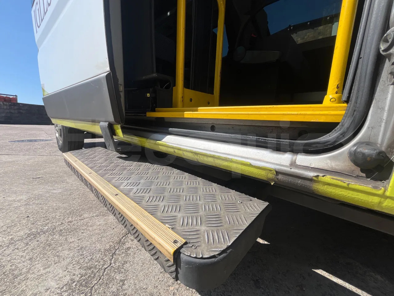 Suburban bus Peugeot 17P 440 BOXER: picture 16