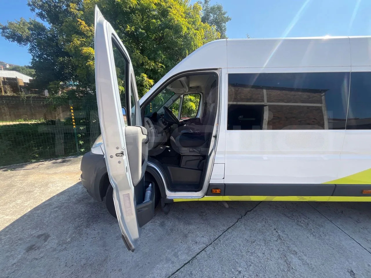 Suburban bus Peugeot 17P 440 BOXER: picture 13