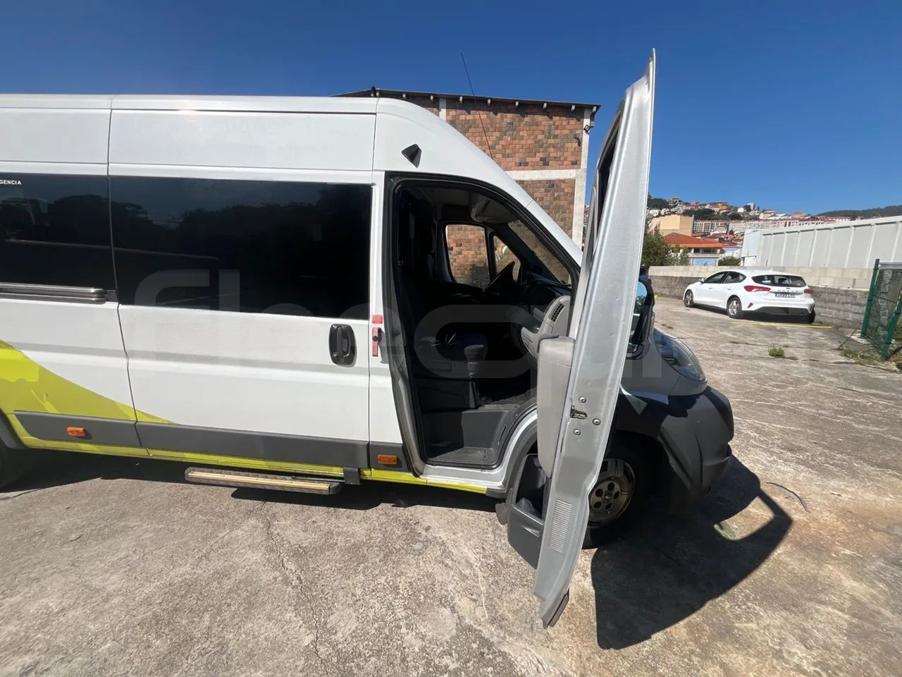 Suburban bus Peugeot 17P 440 BOXER: picture 14