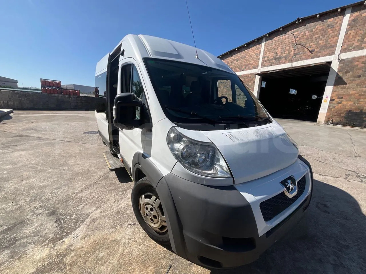 Suburban bus Peugeot 17P 440 BOXER: picture 10