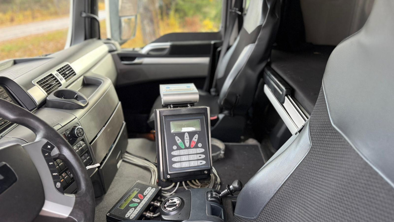 MAN TGS 35.480 8X4-2 TRIDEM Wasser-Tank - Tanker truck: picture 5 MAN TGS 35.480 8X4-2 TRIDEM Wasser-Tank - Tanker truck: picture 5