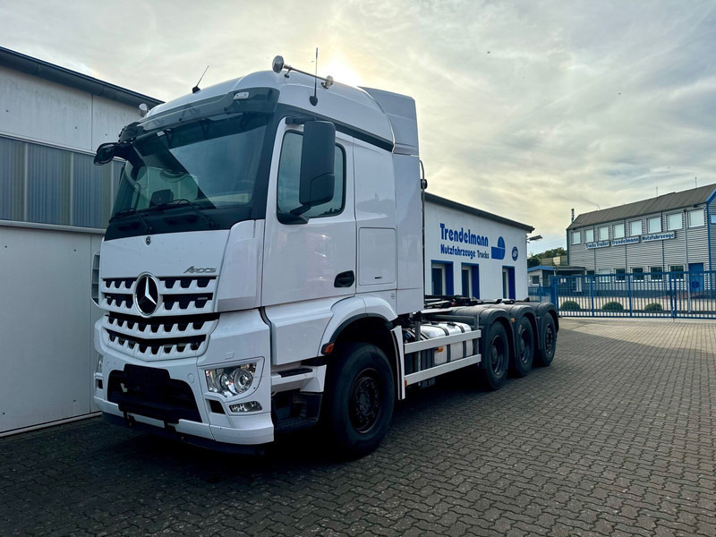 Hook lift truck Mercedes-Benz Arocs MP5 3253 8x4 Tridem ARK HIAB 24 to: picture 14