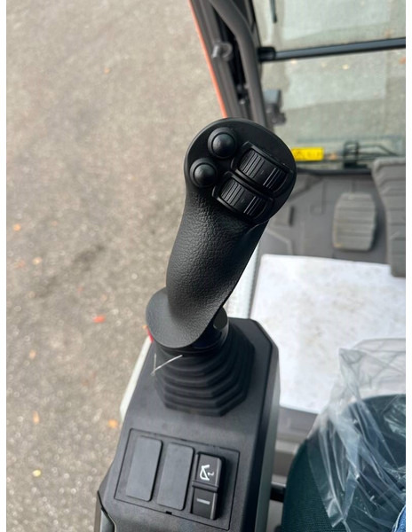 New Crawler excavator Volvo EC 250 EL: picture 14