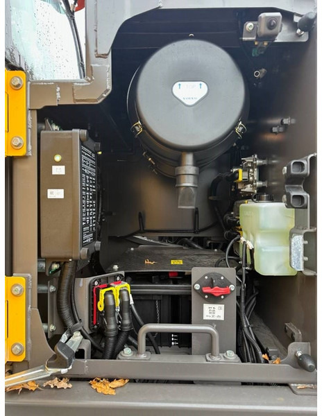 New Crawler excavator Volvo EC 250 EL: picture 18