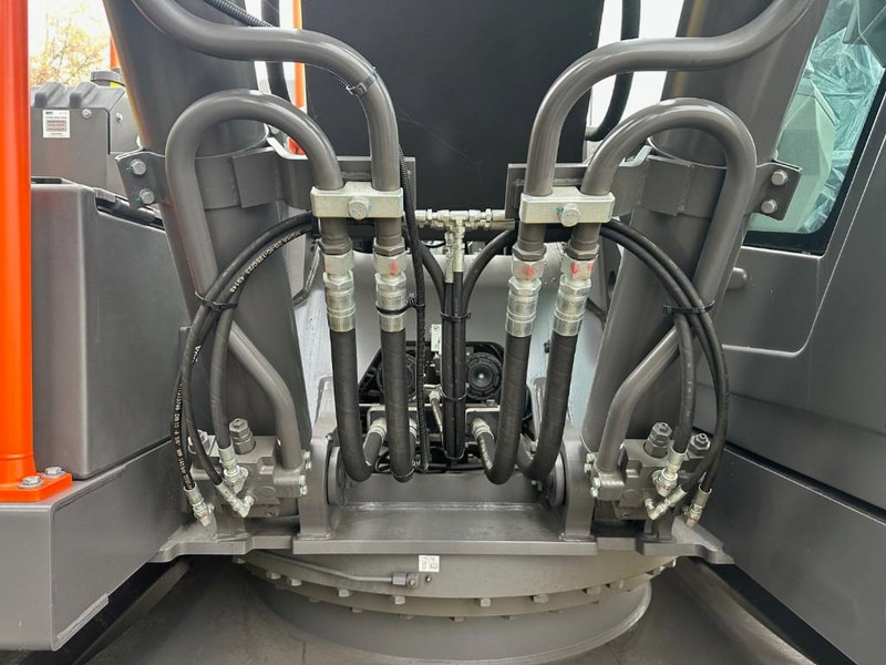 New Crawler excavator Volvo EC 250 EL: picture 10