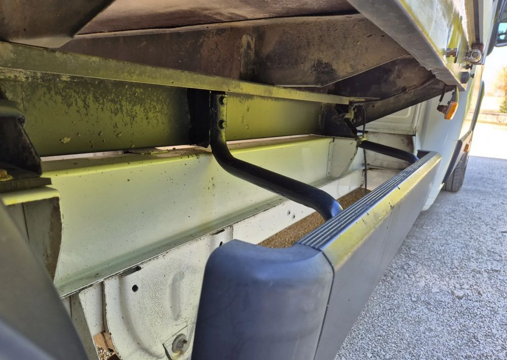 Crew cab van Citroën Jumper 150KM Brygadówka Maxi: picture 12