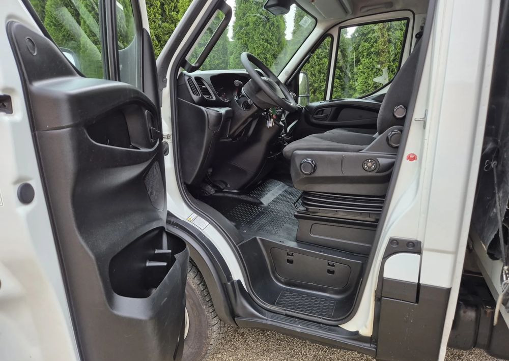 Curtain side van Iveco 70C17 3.0 170KM Skrzyniowy: picture 6 Curtain side van Iveco 70C17 3.0 170KM Skrzyniowy: picture 6