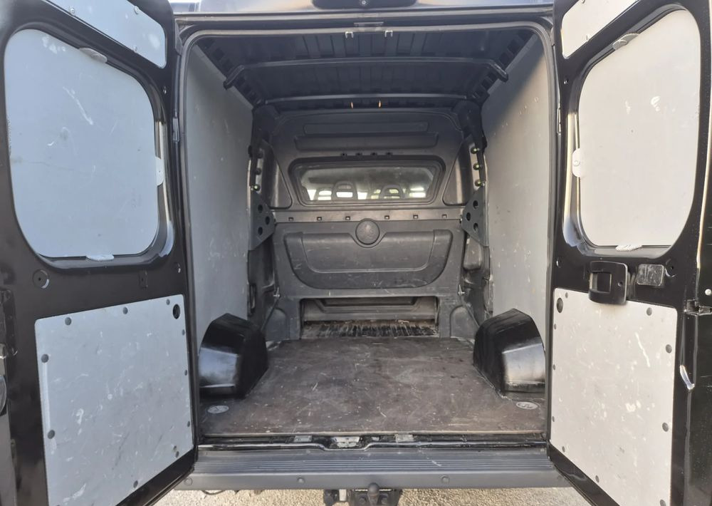 Peugeot Boxer 2.2 130KM Dubel kabina - Panel van, Crew cab van: picture 4 Peugeot Boxer 2.2 130KM Dubel kabina - Panel van, Crew cab van: picture 4