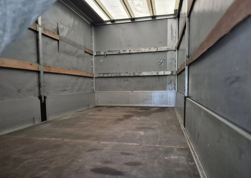 Renault Master 2.3 150KM - Curtain side van: picture 4 Renault Master 2.3 150KM - Curtain side van: picture 4