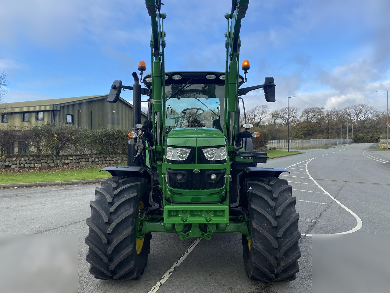 2019 JOHN DEERE 6130R - Farm tractor: picture 3 2019 JOHN DEERE 6130R - Farm tractor: picture 3