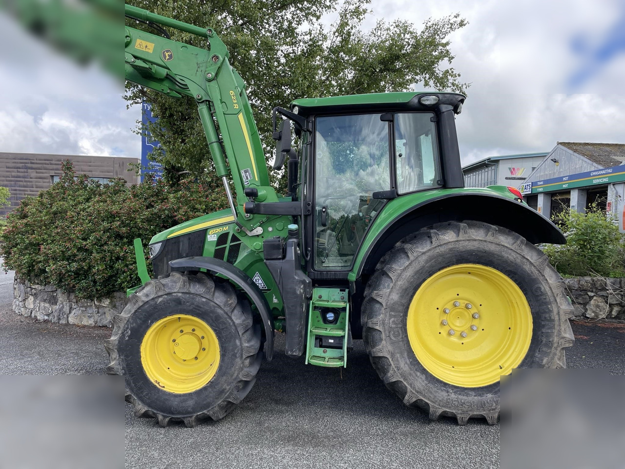 Farm tractor 2020 JOHN DEERE 6120M: picture 9