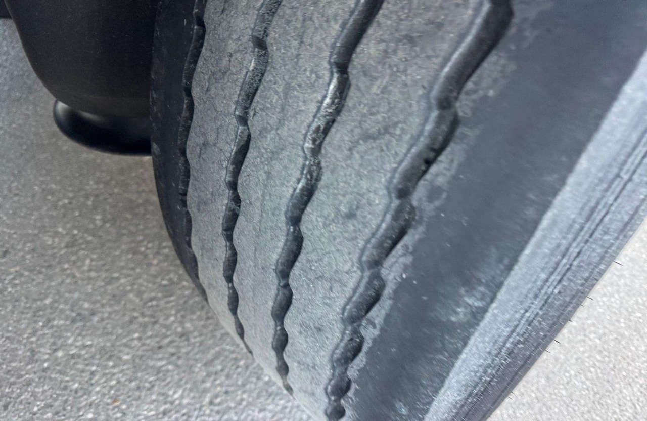 Closed box semi-trailer Krone Standart: picture 9 Closed box semi-trailer Krone Standart: picture 9