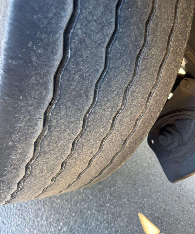 Closed box semi-trailer Krone Standart: picture 16 Closed box semi-trailer Krone Standart: picture 16