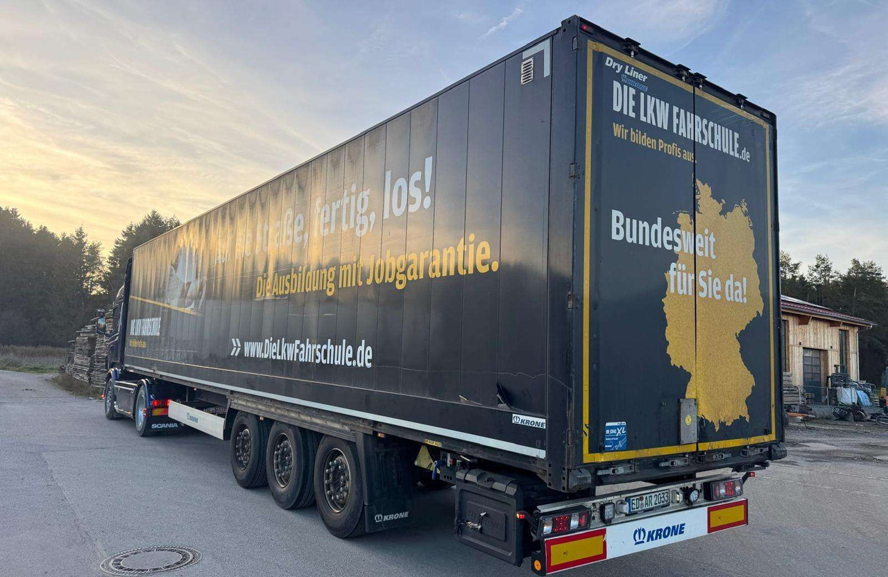 Closed box semi-trailer Krone Standart: picture 10 Closed box semi-trailer Krone Standart: picture 10