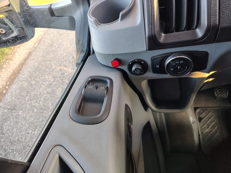 Closed box van Ford Transit: picture 15 Closed box van Ford Transit: picture 15