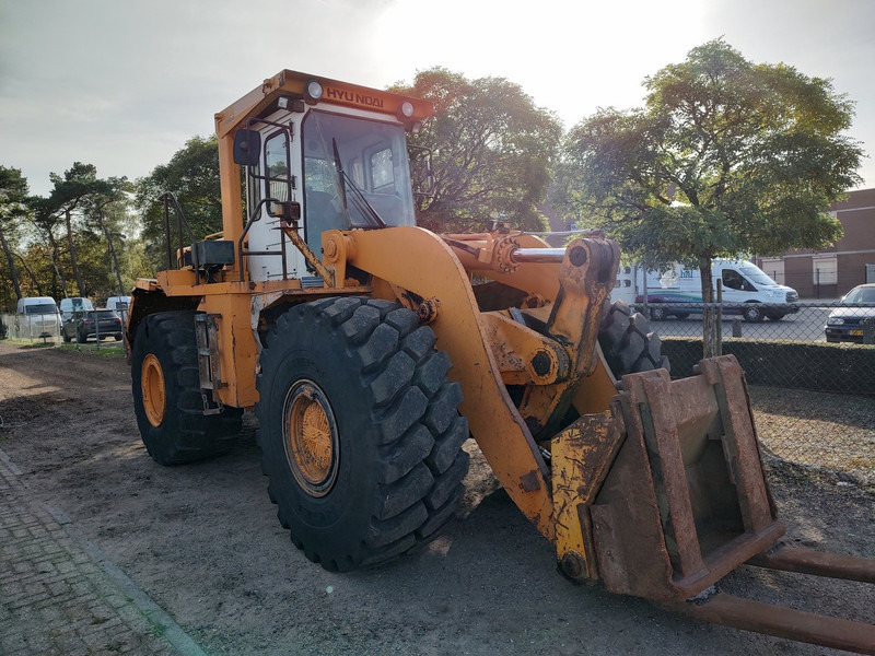 Hyundai HL35 - Wheel loader: picture 5 Hyundai HL35 - Wheel loader: picture 5