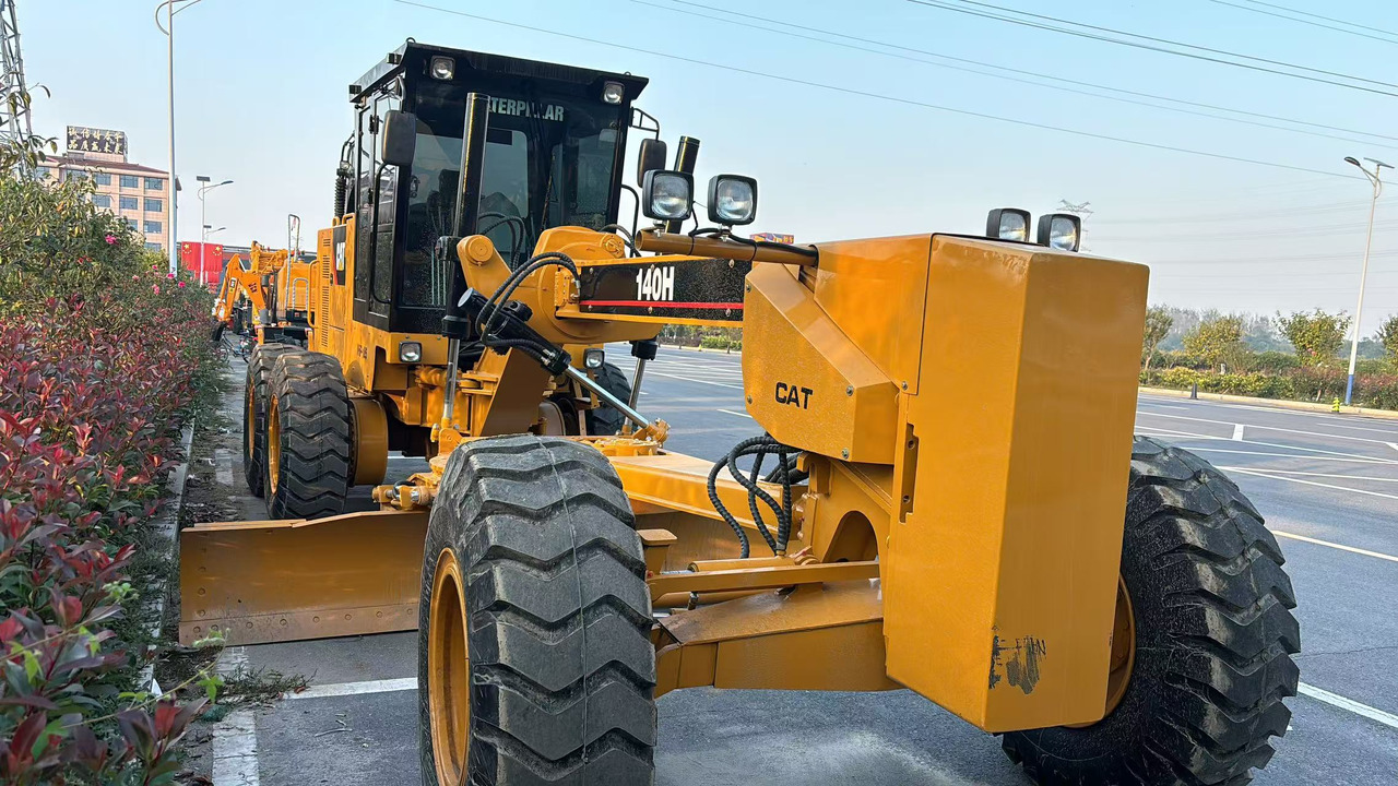 CATERPILLAR 140H used motor grader source supplier - Grader: picture 2 CATERPILLAR 140H used motor grader source supplier - Grader: picture 2