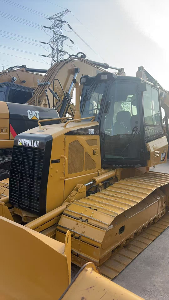 CATERPILLAR D5k diesel compact precision fuel-efficient cater bulldozer - Bulldozer: picture 1 CATERPILLAR D5k diesel compact precision fuel-efficient cater bulldozer - Bulldozer: picture 1