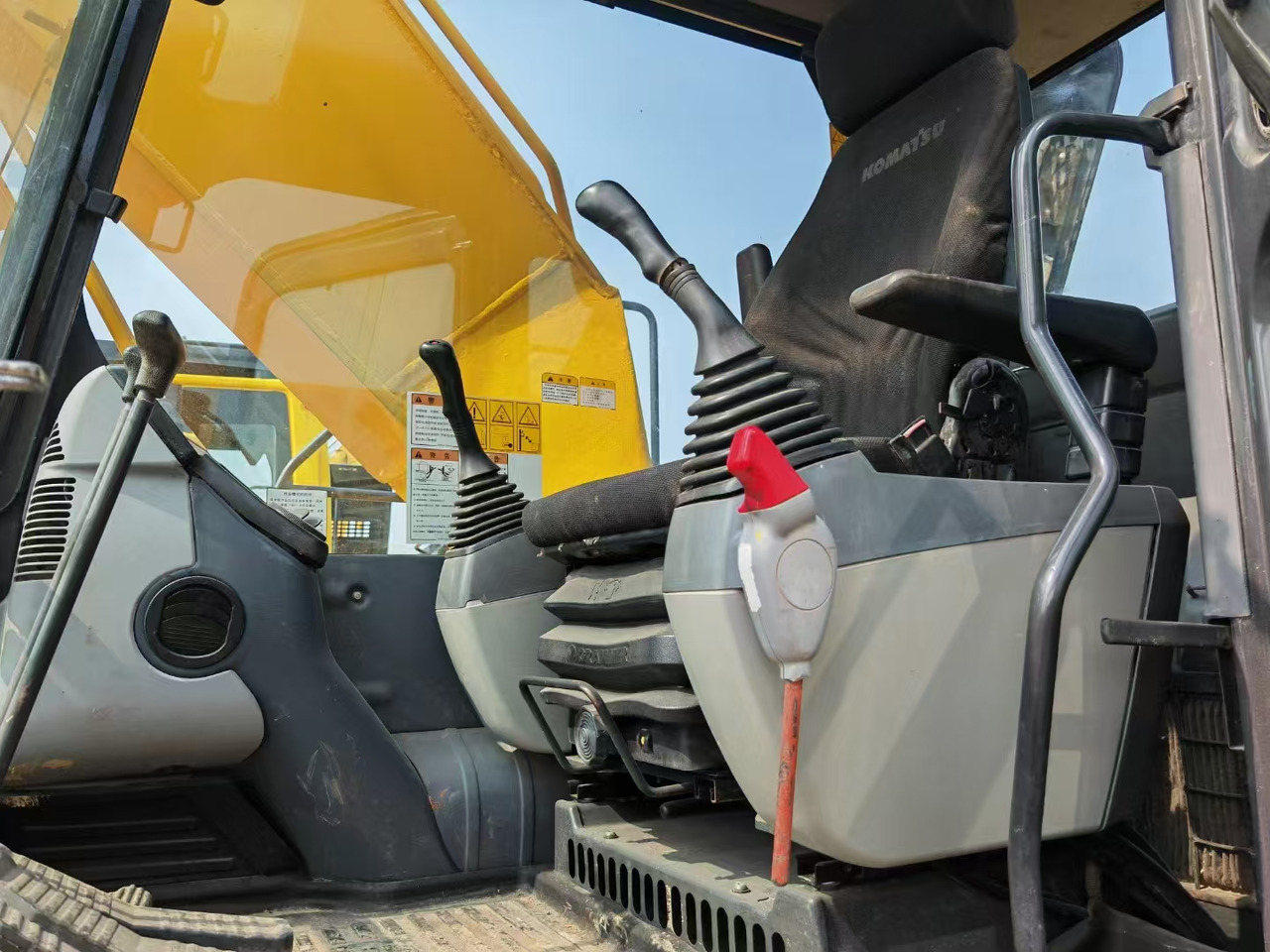 KOMATSU pc210-8 used crawler excavator japan brand hot sale - Crawler excavator: picture 2 KOMATSU pc210-8 used crawler excavator japan brand hot sale - Crawler excavator: picture 2