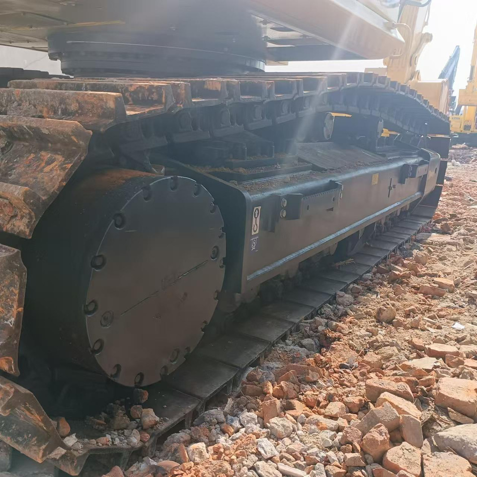 KOMATSU pc450-8 PC450-8 Used Machinery: Fuel-efficient and durable, specially designed for mining/earthwork - Crawler excavator: picture 5 KOMATSU pc450-8 PC450-8 Used Machinery: Fuel-efficient and durable, specially designed for mining/earthwork - Crawler excavator: picture 5