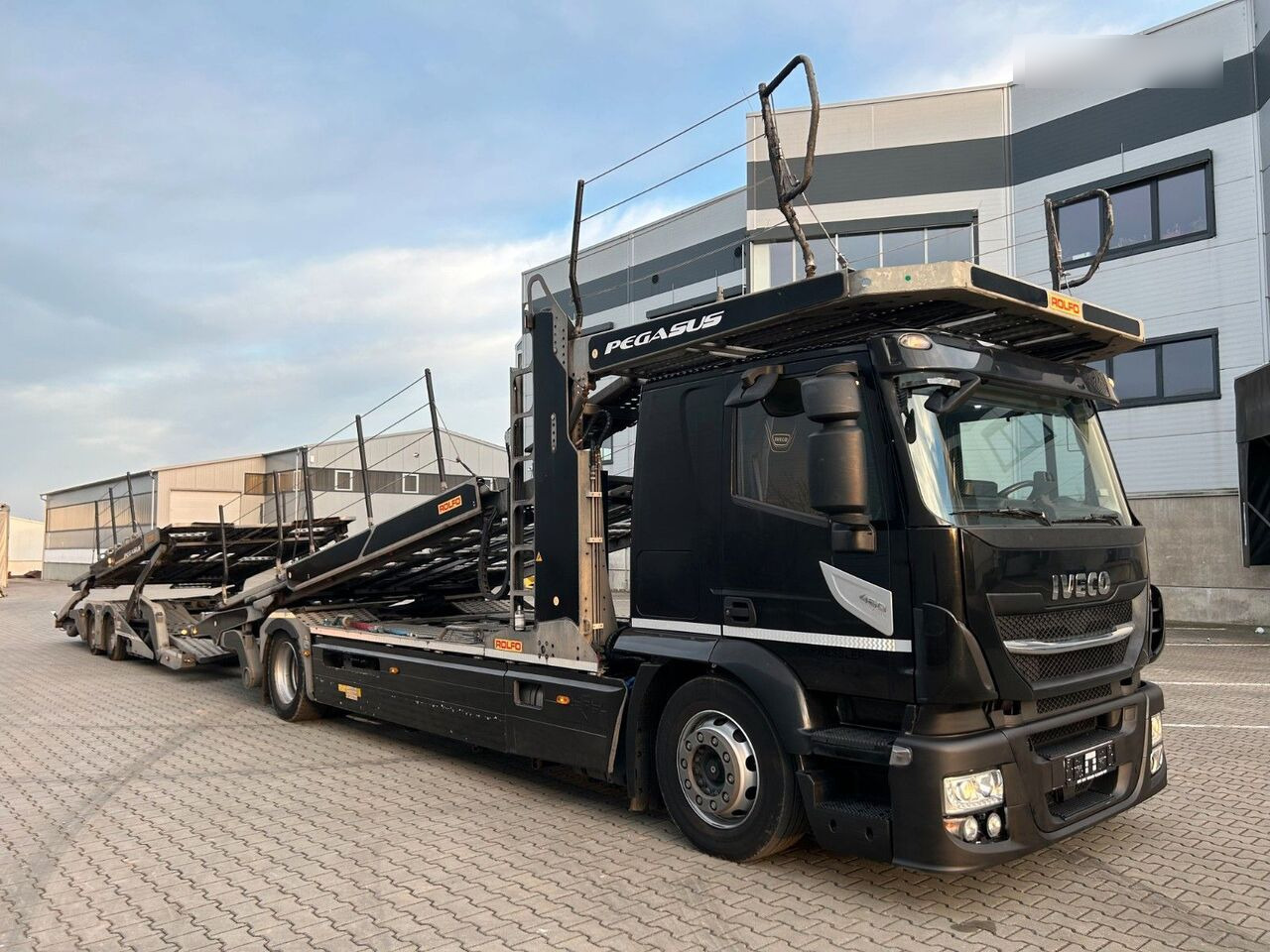 IVECO Stralis 460 + car transporter trailer - Car transporter truck: picture 3 IVECO Stralis 460 + car transporter trailer - Car transporter truck: picture 3