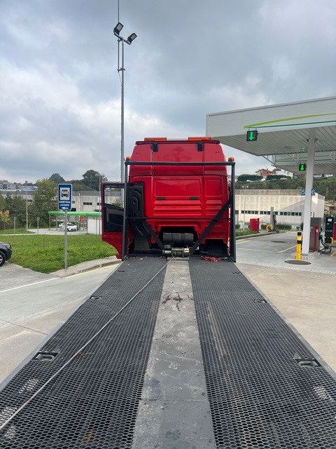 MAN - Car transporter truck: picture 4 MAN - Car transporter truck: picture 4