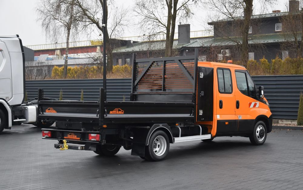 Iveco DAILY 35C16 / 2.3 - 160 KM / BRYGADÓWKA / 6 OSOBOWY / DOSTAWCZE / SKRZYNIA / KLIMA / NAWIGACJA / KAMERA COFANIA / TEMPOMAT / SERWISOWANY / SPROWADZONY - Crew cab van: picture 5 Iveco DAILY 35C16 / 2.3 - 160 KM / BRYGADÓWKA / 6 OSOBOWY / DOSTAWCZE / SKRZYNIA / KLIMA / NAWIGACJA / KAMERA COFANIA / TEMPOMAT / SERWISOWANY / SPROWADZONY - Crew cab van: picture 5