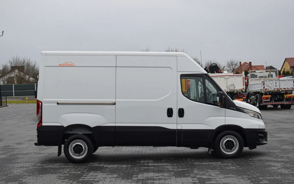Iveco DAILY 35S12 / 2.3 - 120 KM / DOSTAWCZE / BLASZAK / KLIMA / TEMPOMAT / KLIMA / TRYB CITY / SERWISOWANY / SPROWADZONY Z NIEMIEC - Panel van: picture 4 Iveco DAILY 35S12 / 2.3 - 120 KM / DOSTAWCZE / BLASZAK / KLIMA / TEMPOMAT / KLIMA / TRYB CITY / SERWISOWANY / SPROWADZONY Z NIEMIEC - Panel van: picture 4
