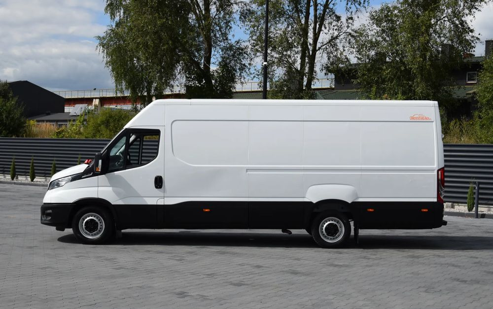 Panel van Iveco DAILY MAXI 35S16 / 2.3 - 160 KM / AUTOMAT HI-MATIC / NOWY MODEL / 3 OSOBY / DOSTAWCZE / BLASZAK / KLIMA / 2023 / SERWISOWANY / SPROWADZONY Z NIEMIEC: picture 8