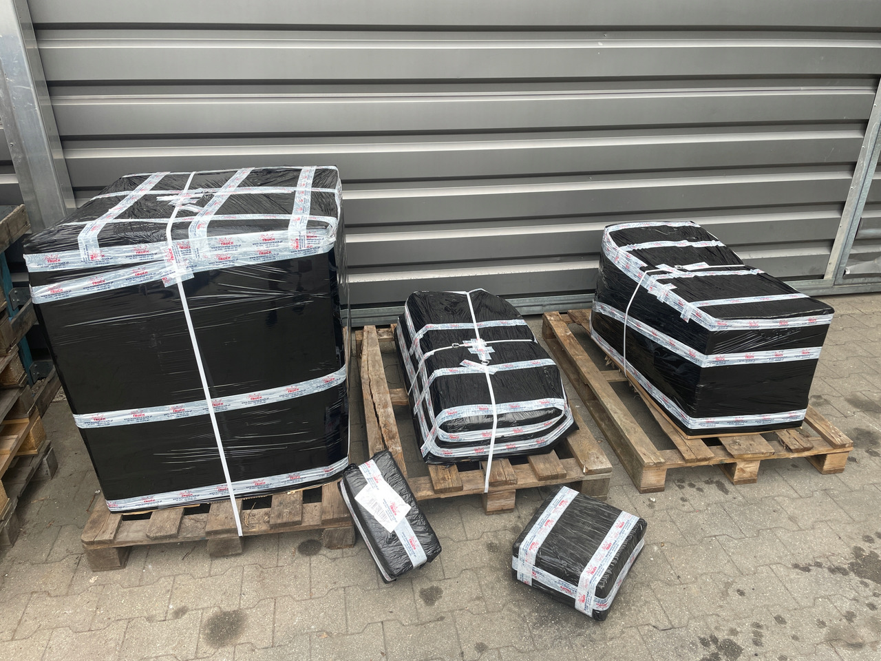 BELKA ZDERZAKA ZDERZAK MAN TGX TGS BUDOWLANY 81412800072 - Bumper for Truck: picture 5 BELKA ZDERZAKA ZDERZAK MAN TGX TGS BUDOWLANY 81412800072 - Bumper for Truck: picture 5