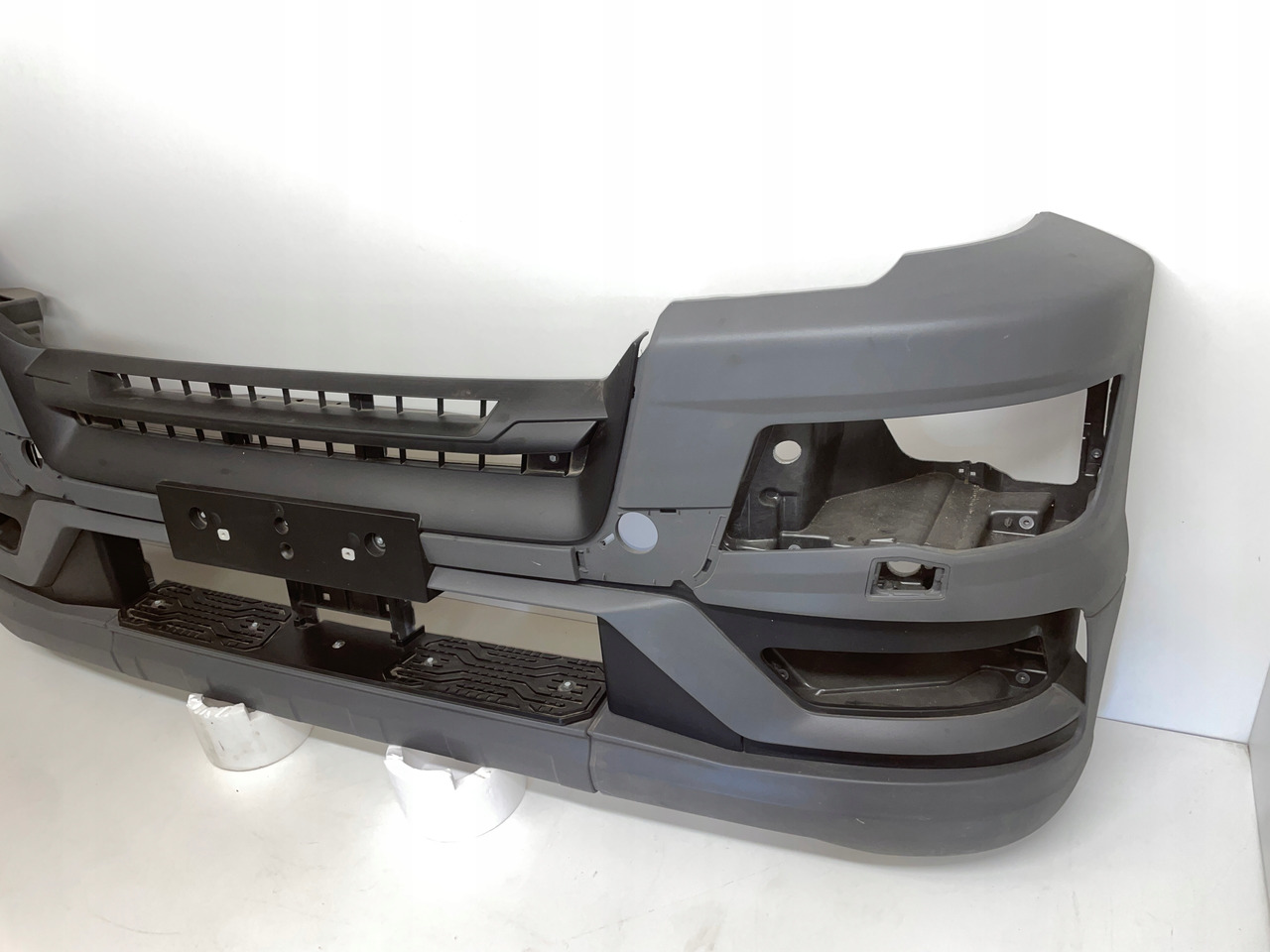 OKULAR STELAŻ OBUDOWA ZDERZAK MAN TG3 TGS3 TGS 3 81416105862 - Bumper for Truck: picture 4 OKULAR STELAŻ OBUDOWA ZDERZAK MAN TG3 TGS3 TGS 3 81416105862 - Bumper for Truck: picture 4