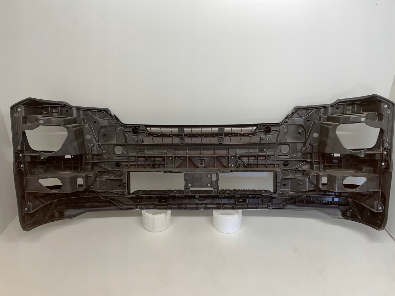 OKULAR STELAŻ OBUDOWA ZDERZAK MAN TG3 TGS3 TGS 3 81416105862 - Bumper for Truck: picture 5 OKULAR STELAŻ OBUDOWA ZDERZAK MAN TG3 TGS3 TGS 3 81416105862 - Bumper for Truck: picture 5