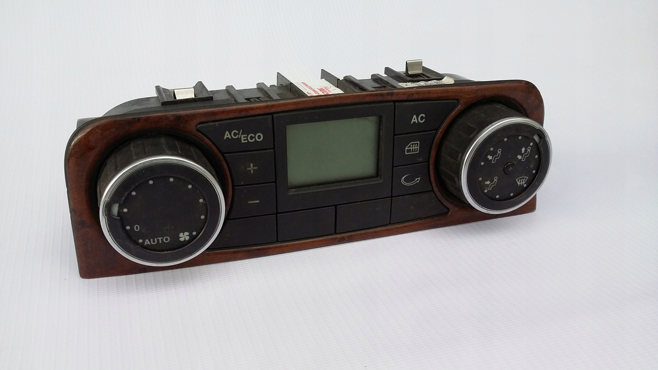 PANEL STEROWNIK KLIMATYZACJI MAN TGX TGS NR 968 - Dashboard for Truck: picture 1 PANEL STEROWNIK KLIMATYZACJI MAN TGX TGS NR 968 - Dashboard for Truck: picture 1