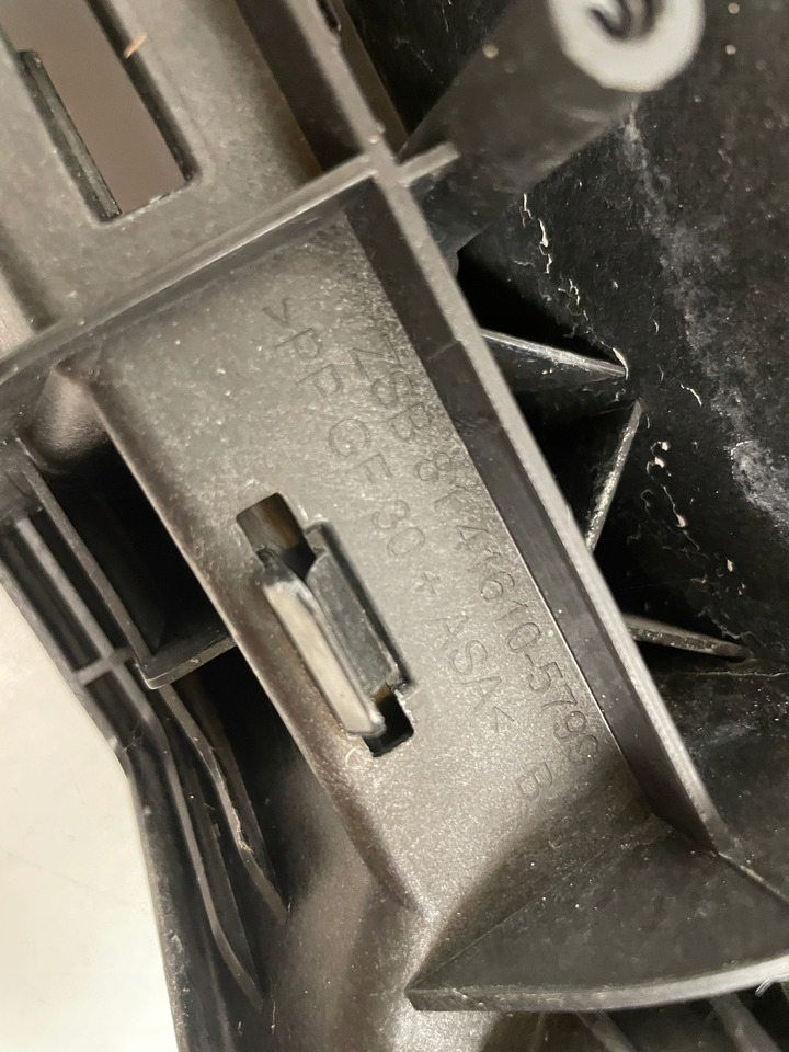 ŚRODEK ZDERZAKA BUDOWLANY MAN TGS TGS3 TG3 81416105799 GRILL - Bumper for Truck: picture 5 ŚRODEK ZDERZAKA BUDOWLANY MAN TGS TGS3 TG3 81416105799 GRILL - Bumper for Truck: picture 5