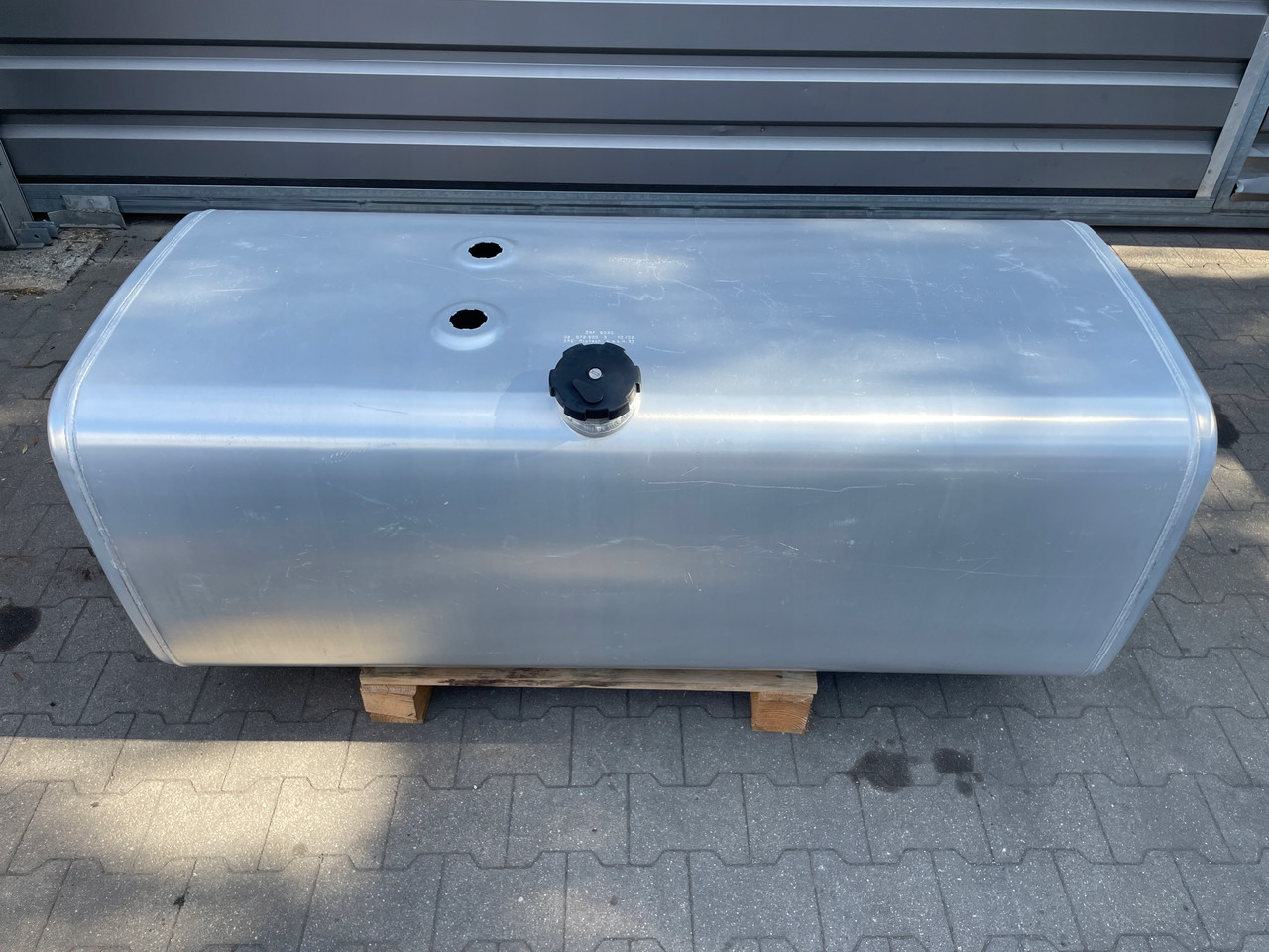 ZBIORNIK PALIWA 600L DAF XF 105 , 95, CF - Fuel tank for Truck: picture 1 ZBIORNIK PALIWA 600L DAF XF 105 , 95, CF - Fuel tank for Truck: picture 1