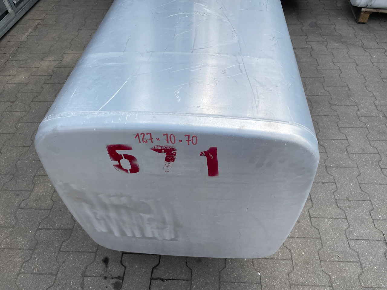ZBIORNIK PALIWA VOLVO FH 12 FH12 20393553 - Fuel tank for Truck: picture 3 ZBIORNIK PALIWA VOLVO FH 12 FH12 20393553 - Fuel tank for Truck: picture 3